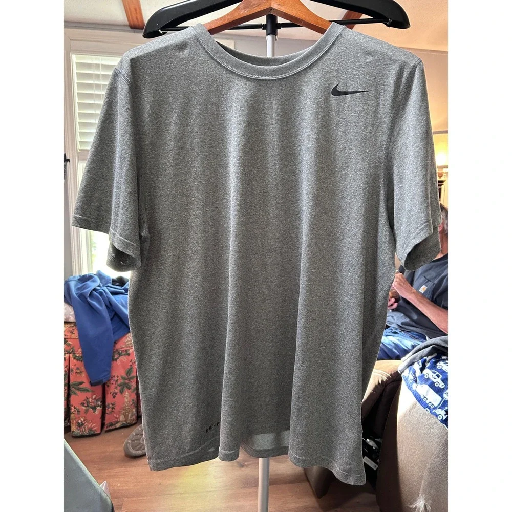 Nike Dri Fit Mens Gray Short‎ Sleeve Athletic T Shirt Size L